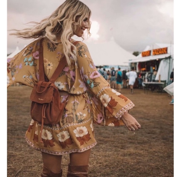 SOLD OUT Boho Gypsy Floral Short Kimono Robe Wrap Top - Picture 3 of 8